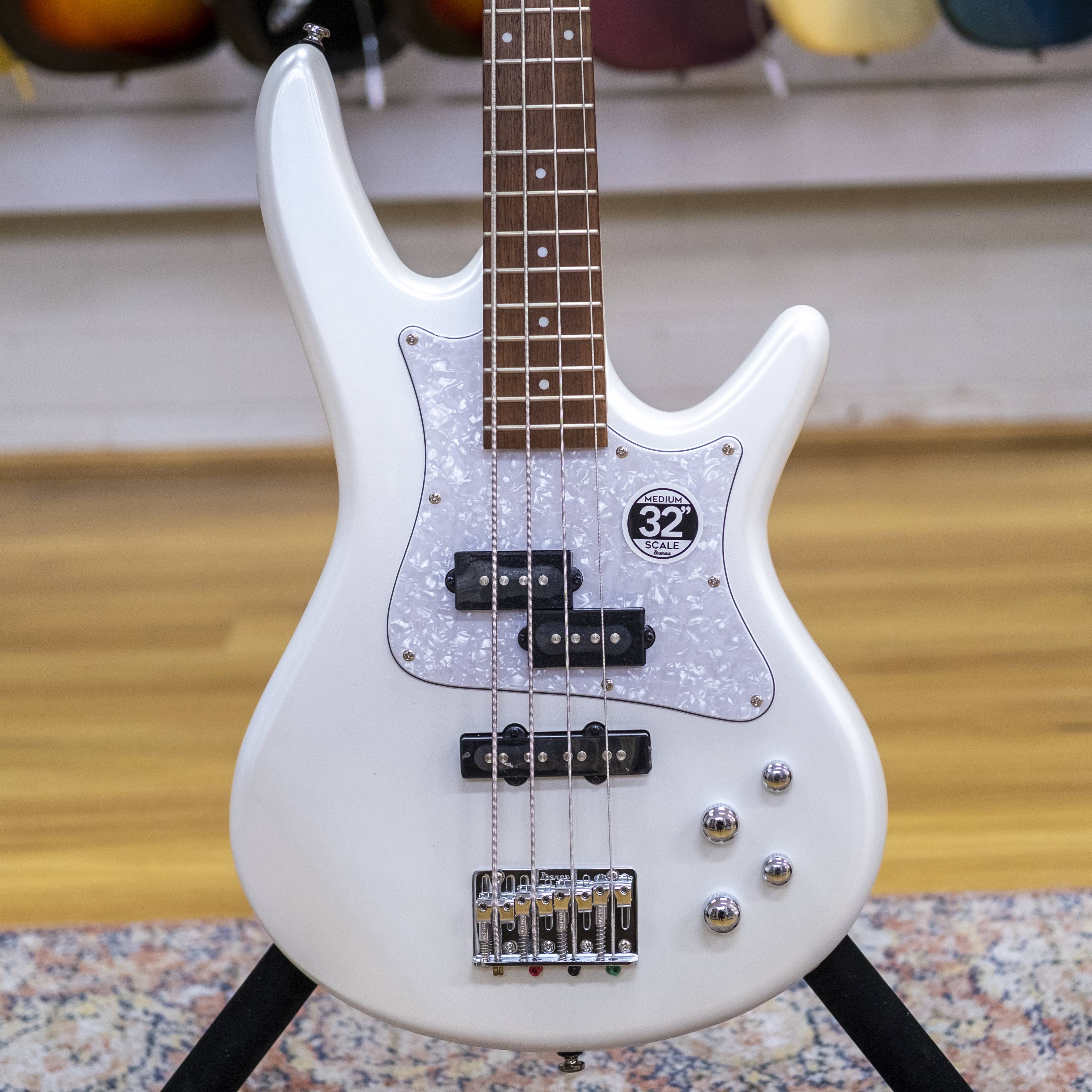 Ibanez pearl on sale white bass