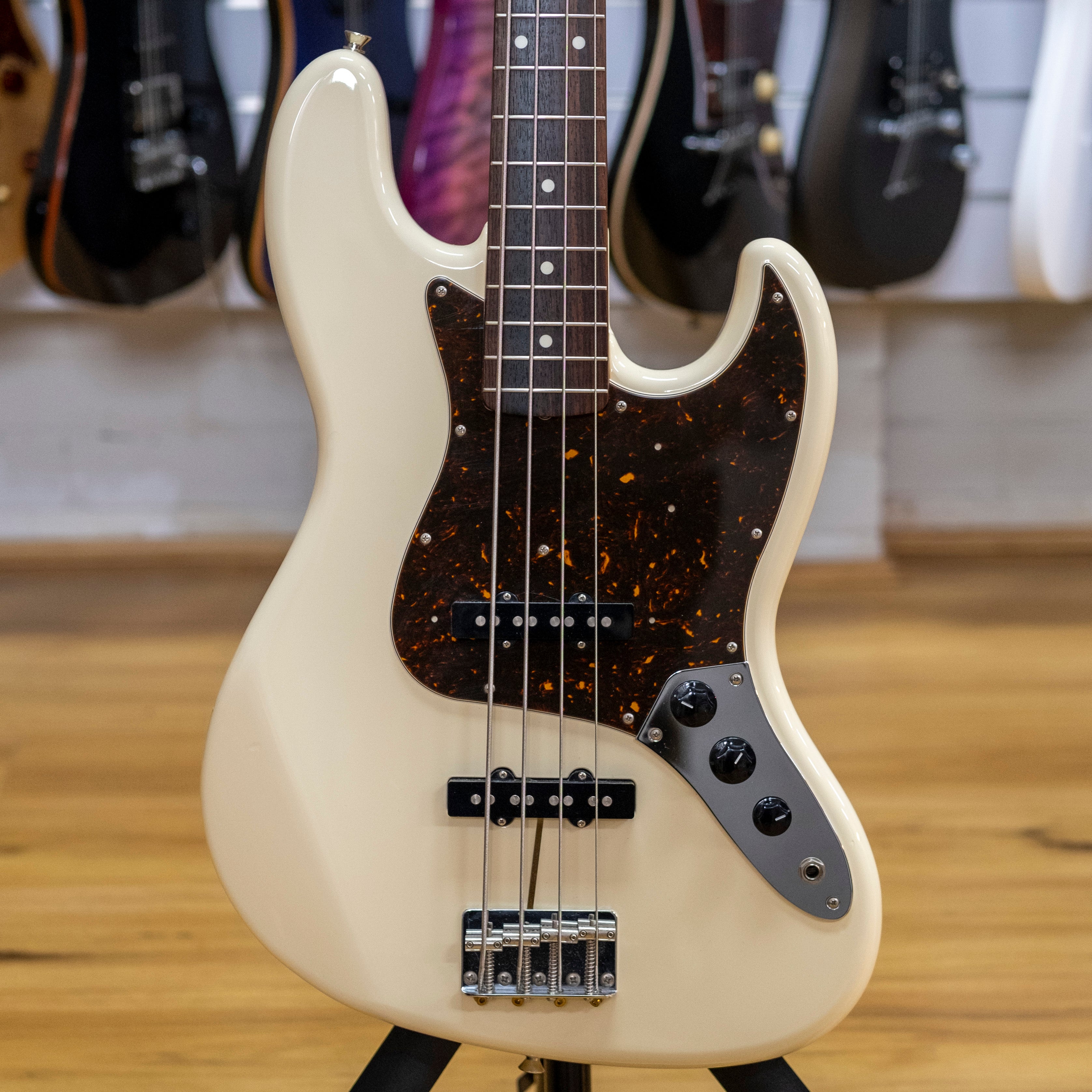 2011 Fender JB62 Jazz Bass Guitar (Vintage White)