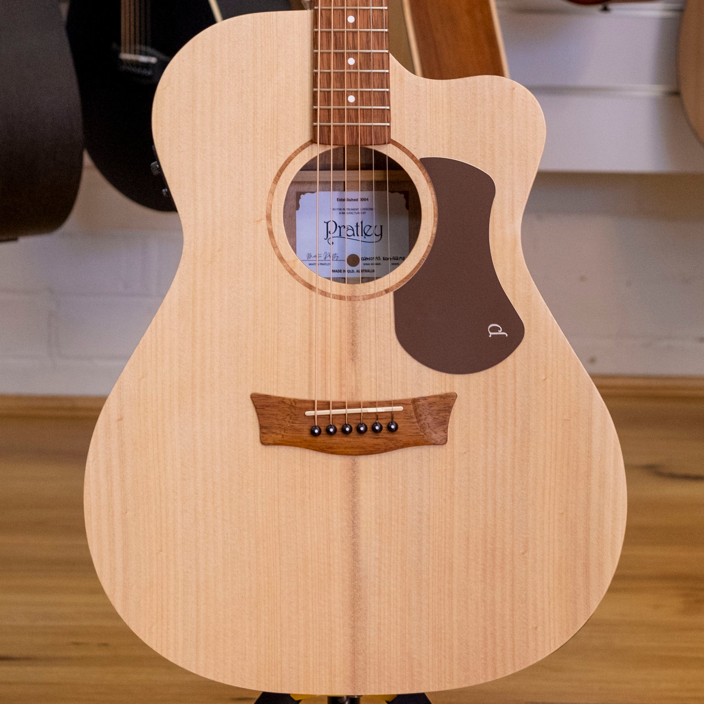 Pratley Entertainer Series OM Acoustic Electric Guitar (Bunya/Maple)