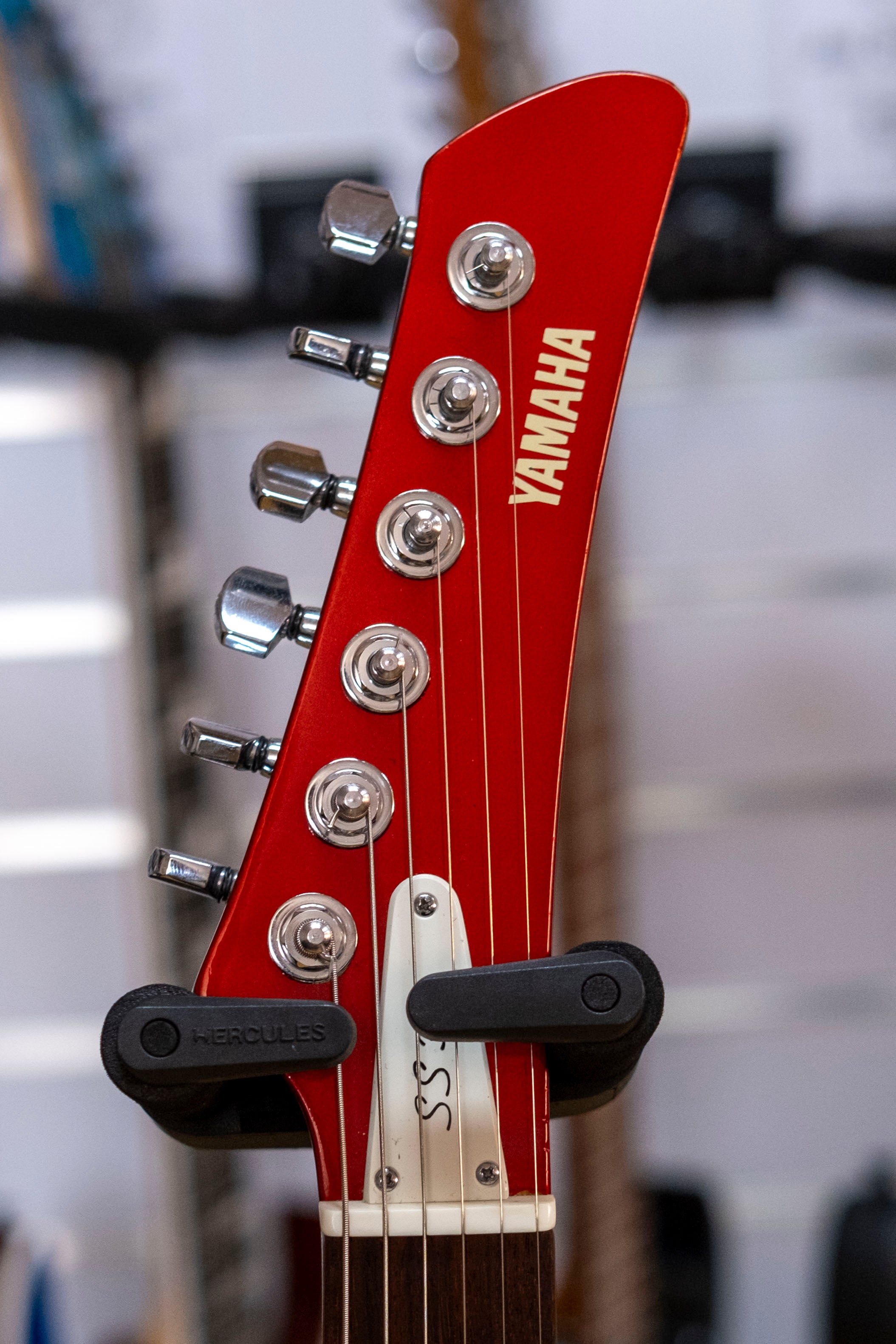 1983 Yamaha SS300 Electric Guitar (Candy Apple Red)