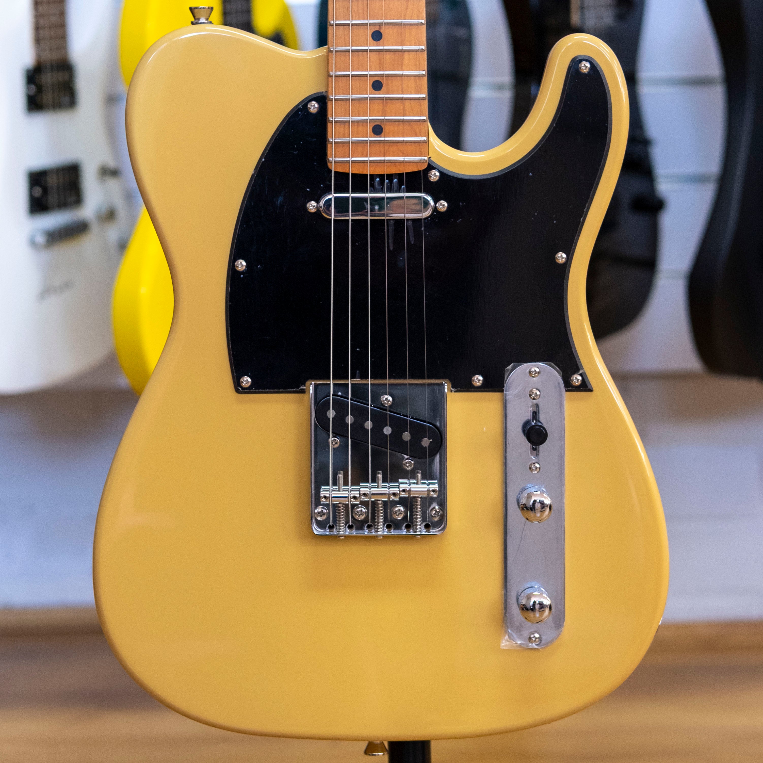 Jet JT-350 Elelectric Guitar (Butterscotch)