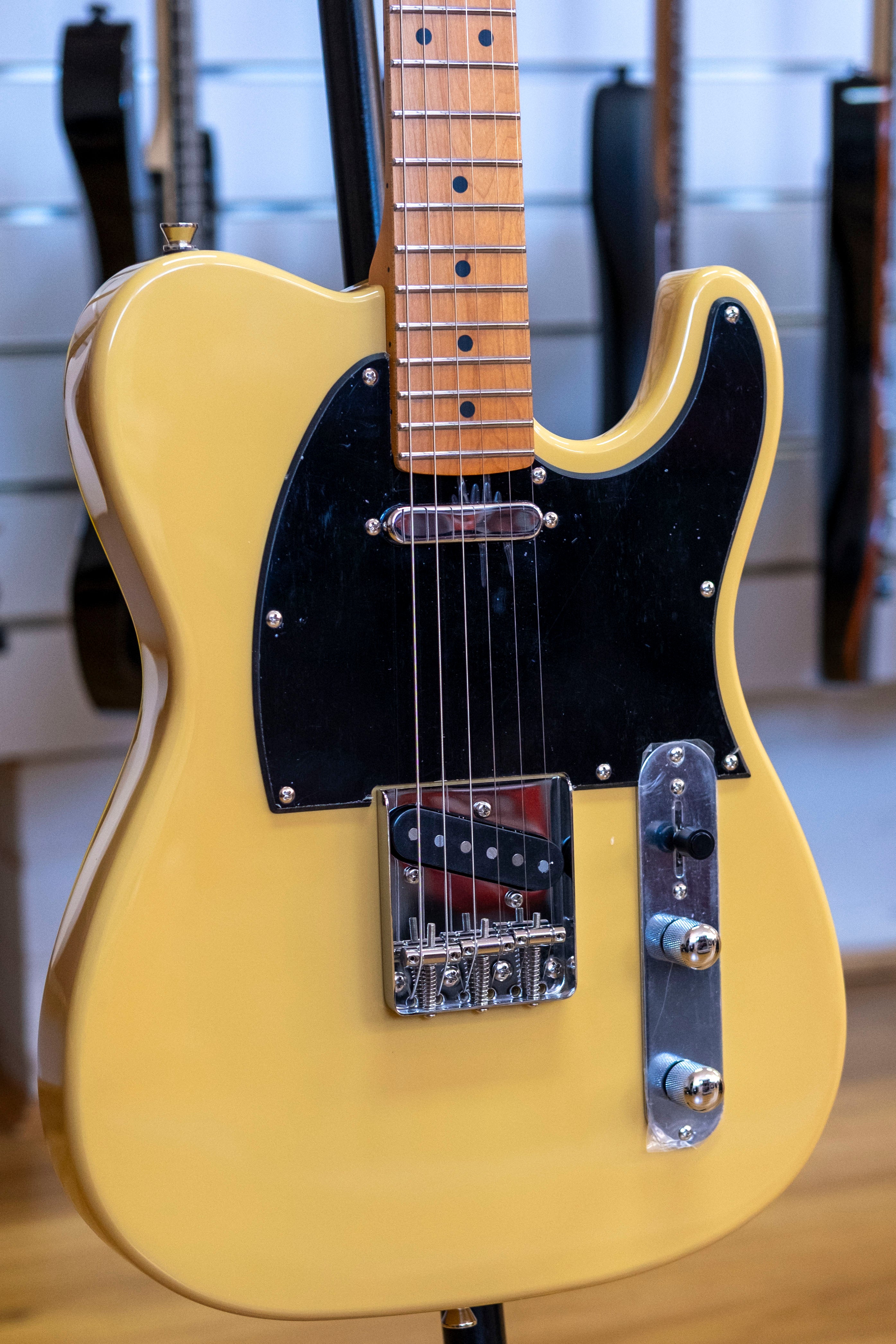 Jet JT-350 Elelectric Guitar (Butterscotch)